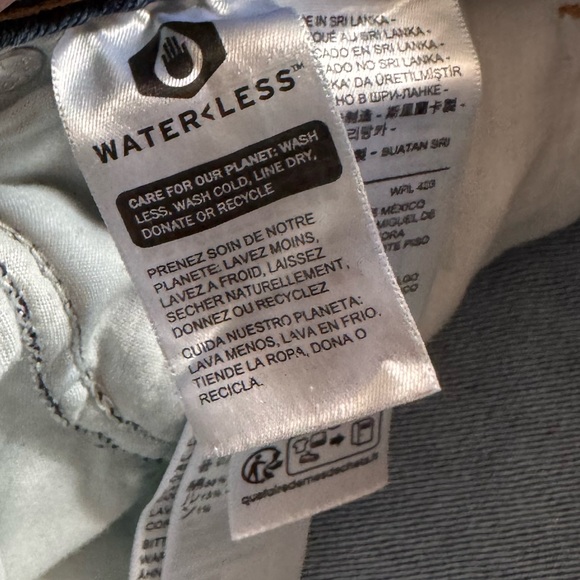 Levi’s Mom Jeans - Picture 6 of 7